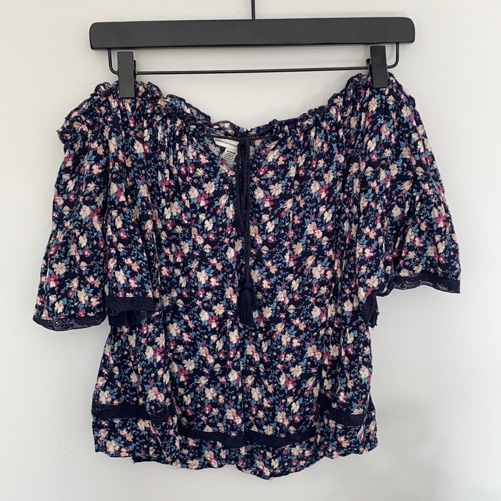 American eagle floral off the shoulder shirt